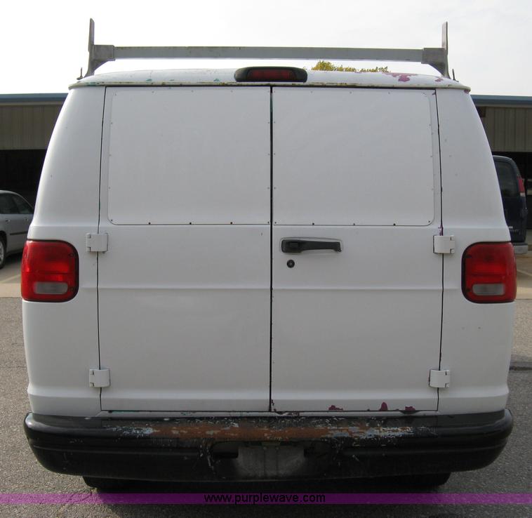 image for item 8050 1999 Dodge Ram Van B2500