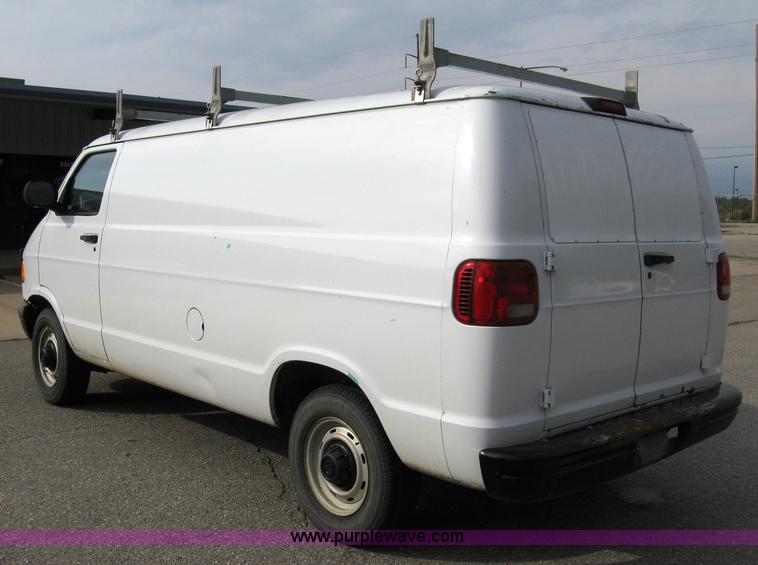 image for item 8050 1999 Dodge Ram Van B2500