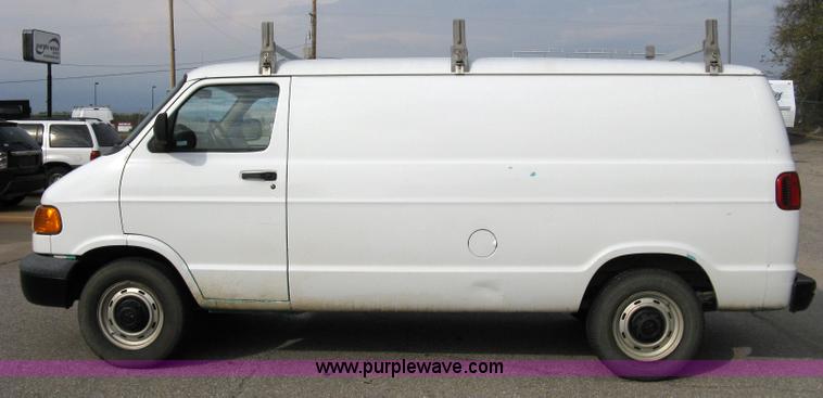 image for item 8050 1999 Dodge Ram Van B2500