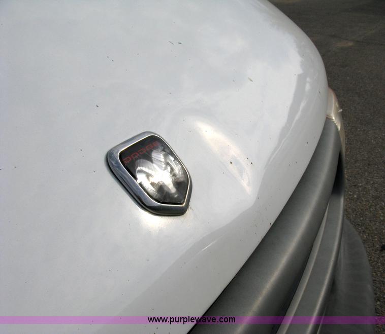 image for item 8050 1999 Dodge Ram Van B2500