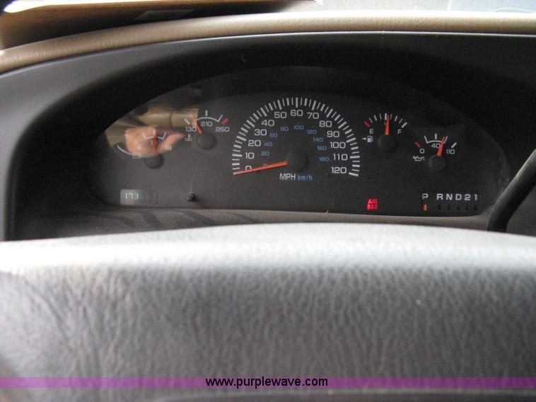 image for item 8050 1999 Dodge Ram Van B2500