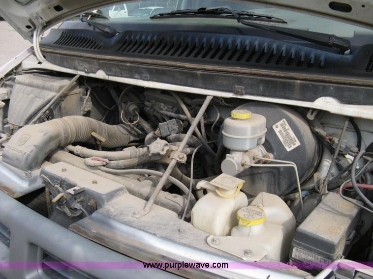 image for item 8050 1999 Dodge Ram Van B2500