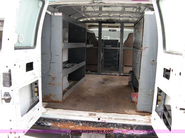 image for item 8050 1999 Dodge Ram Van B2500