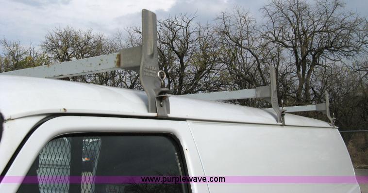 image for item 8050 1999 Dodge Ram Van B2500