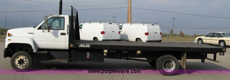 image for item 8051 1992 GMC Topkick LoPro SLE flatbed truck