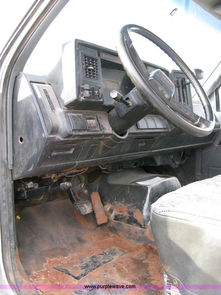 image for item 8051 1992 GMC Topkick LoPro SLE flatbed truck