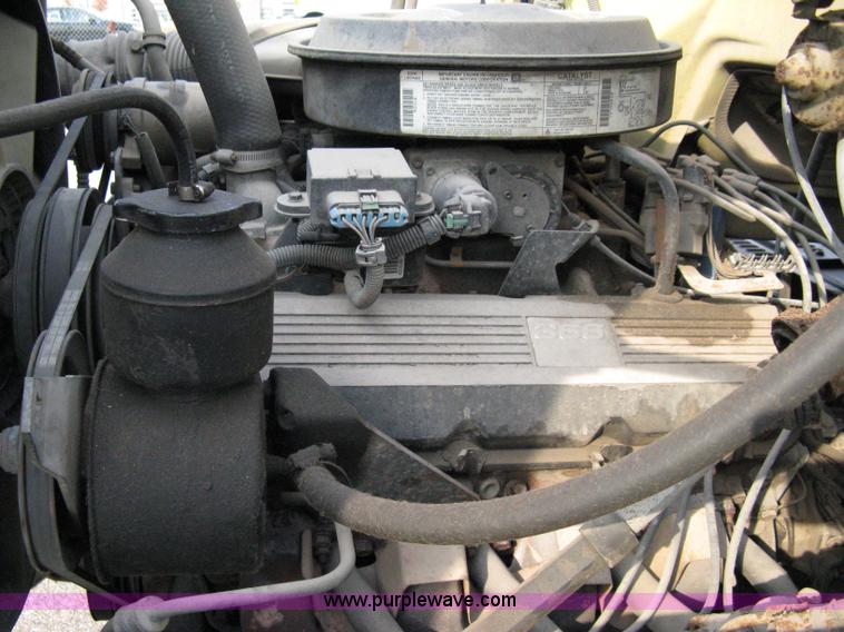 image for item 8051 1992 GMC Topkick LoPro SLE flatbed truck