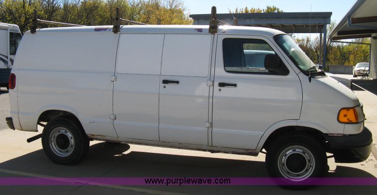 image for item 8057 2001 Dodge 2500 Ram van