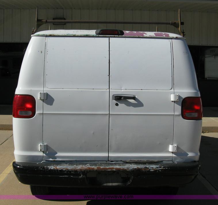image for item 8057 2001 Dodge 2500 Ram van