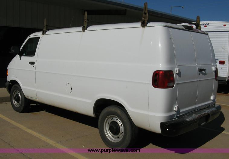 image for item 8057 2001 Dodge 2500 Ram van