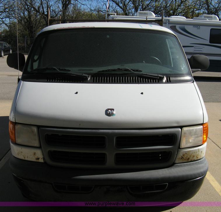 image for item 8057 2001 Dodge 2500 Ram van