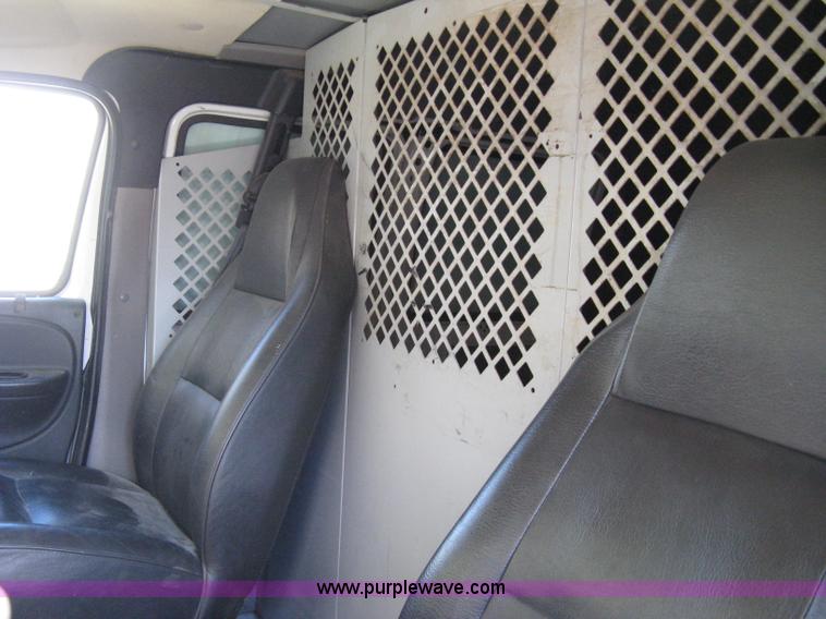 image for item 8057 2001 Dodge 2500 Ram van