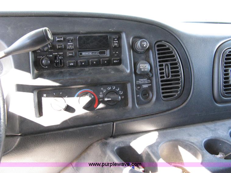 image for item 8057 2001 Dodge 2500 Ram van