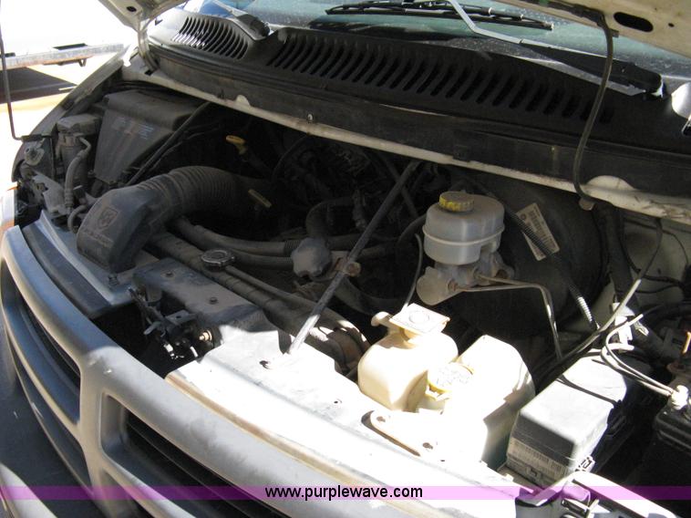 image for item 8057 2001 Dodge 2500 Ram van