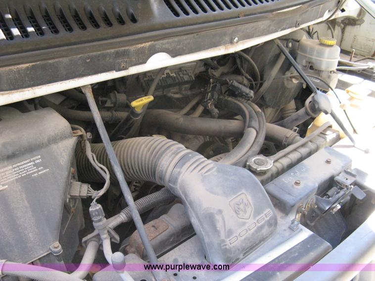 image for item 8057 2001 Dodge 2500 Ram van