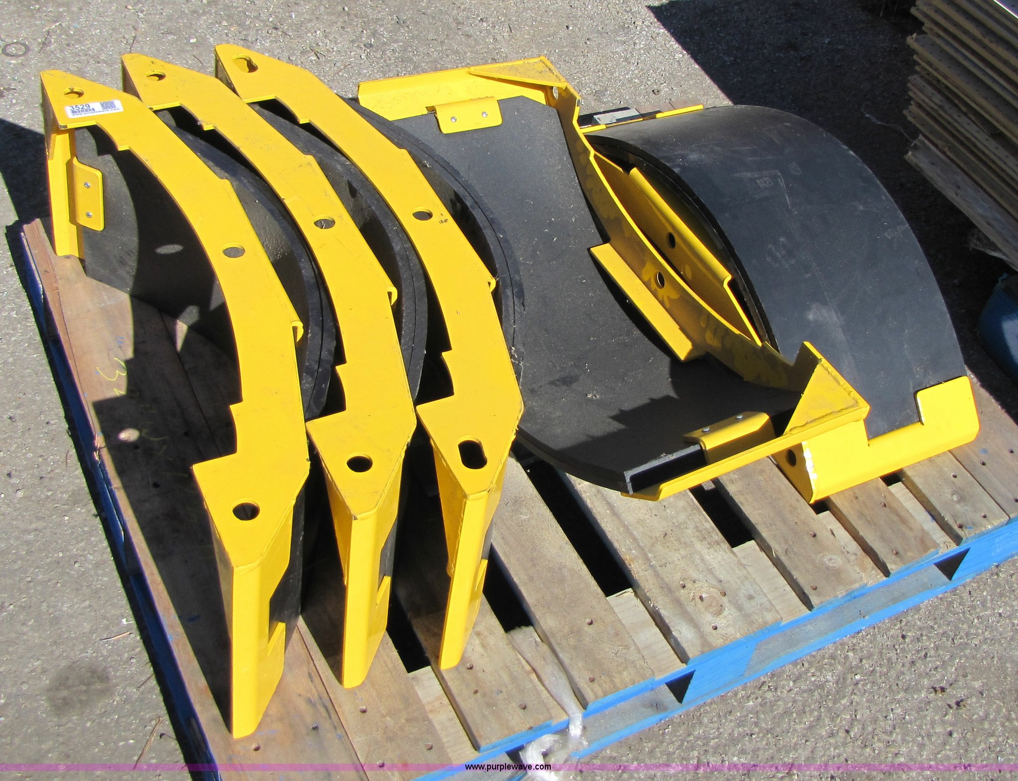 (5) warehouse bumper guards in Fairview, MO | Item 3529 sold | Purple Wave
