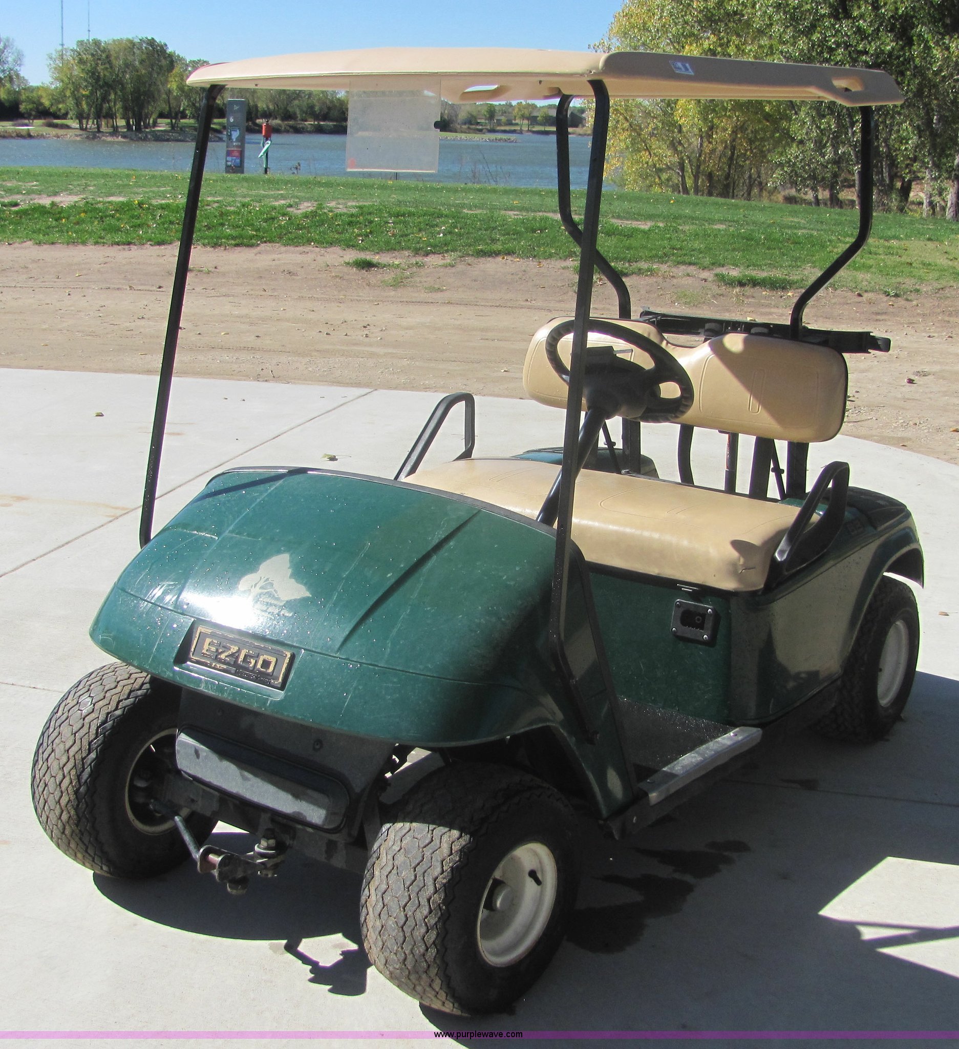 2002 Ezgo electric golf cart in Wichita, KS Item 6671 sold Purple Wave