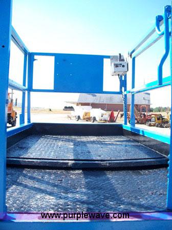 image for item 1000 Genie GS-2668RT scissor lift