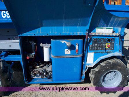 image for item 1000 Genie GS-2668RT scissor lift