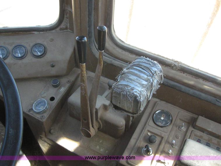 image for item 2994 1987 Caterpillar 950E wheel loader