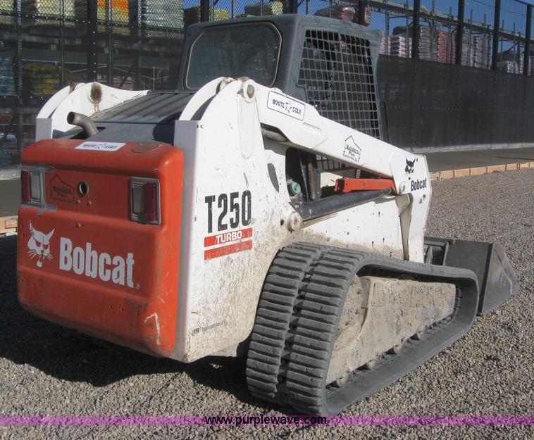 image for item 3099 Bobcat T250 skid steer