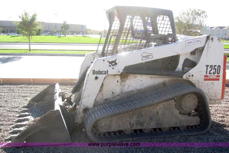 image for item 3099 Bobcat T250 skid steer