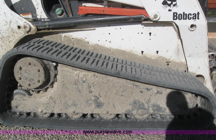 image for item 3099 Bobcat T250 skid steer