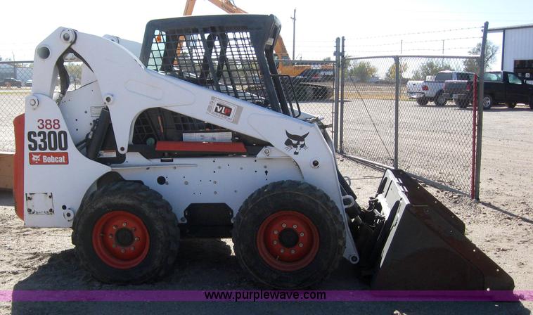 image for item 3101 2006 Bobcat S300 skid steer