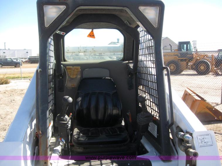 image for item 3101 2006 Bobcat S300 skid steer