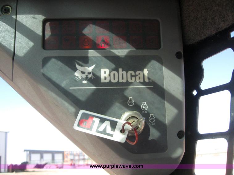 image for item 3101 2006 Bobcat S300 skid steer