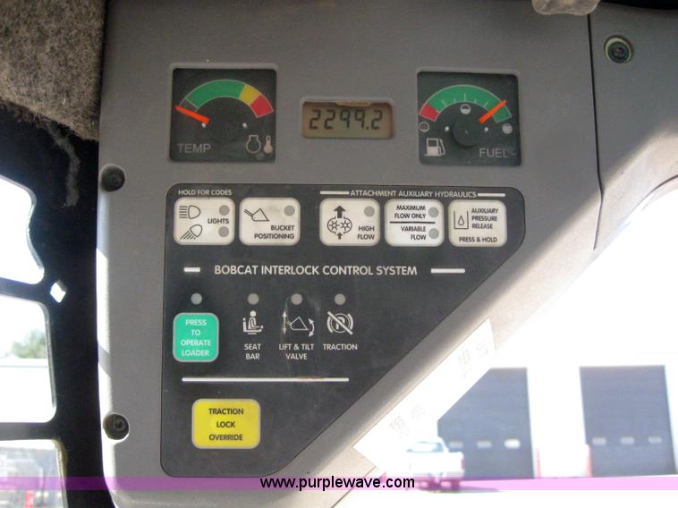 image for item 3101 2006 Bobcat S300 skid steer