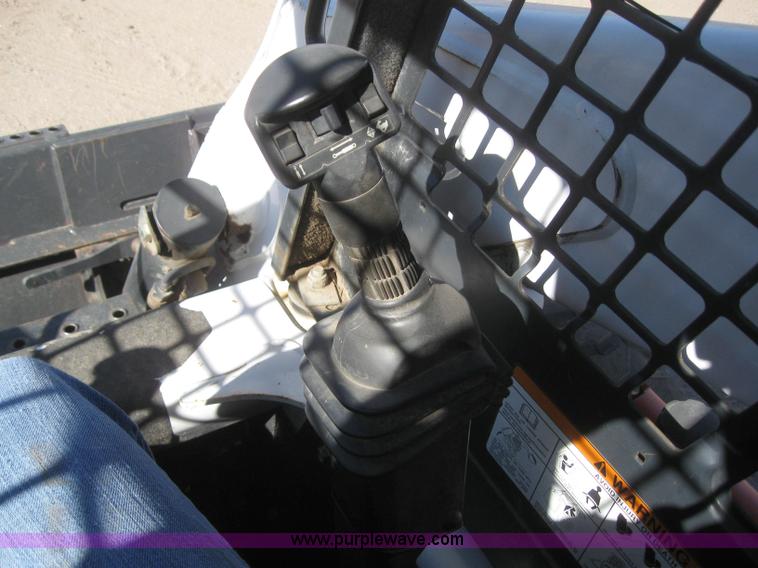 image for item 3101 2006 Bobcat S300 skid steer