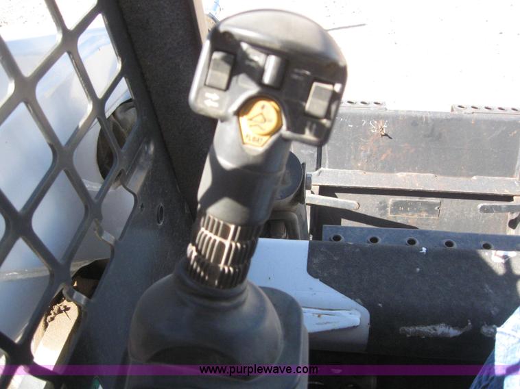 image for item 3101 2006 Bobcat S300 skid steer