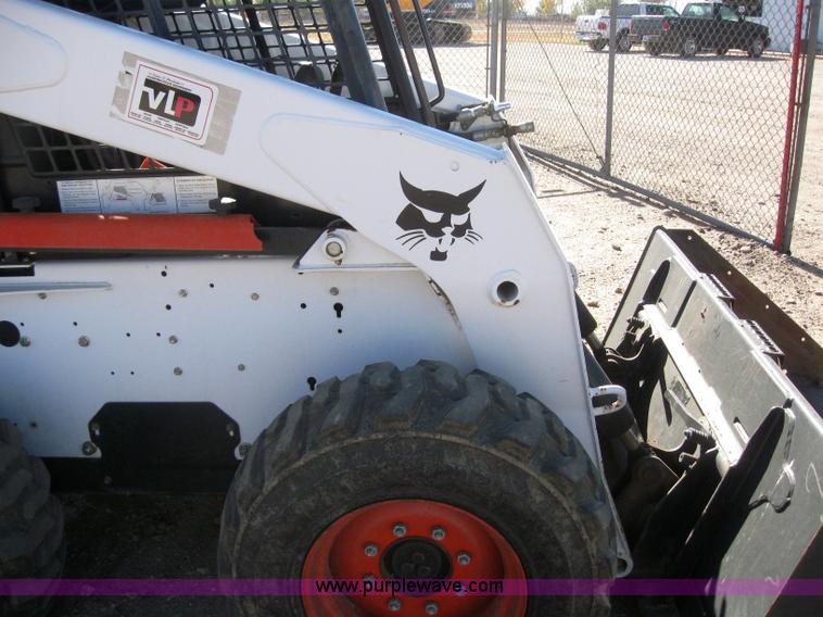 image for item 3101 2006 Bobcat S300 skid steer