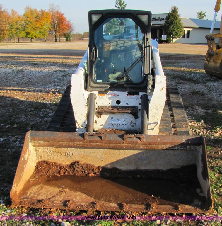 image for item 3537 2003 Bobcat T250 skid steer