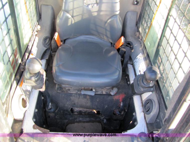 image for item 3537 2003 Bobcat T250 skid steer