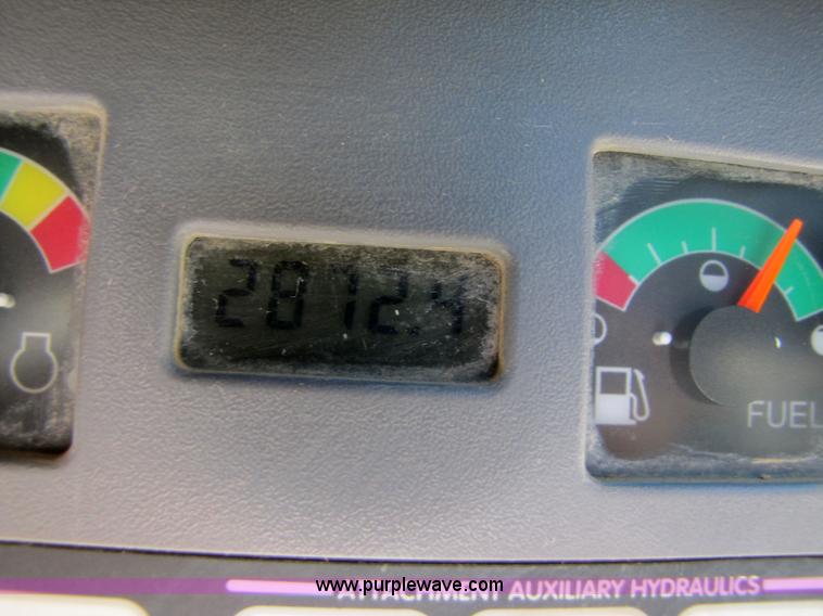 image for item 3537 2003 Bobcat T250 skid steer