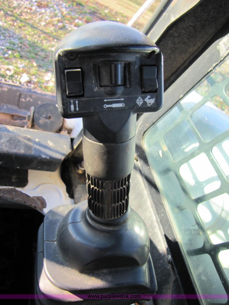 image for item 3537 2003 Bobcat T250 skid steer
