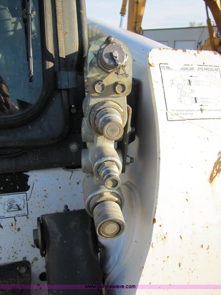 image for item 3537 2003 Bobcat T250 skid steer