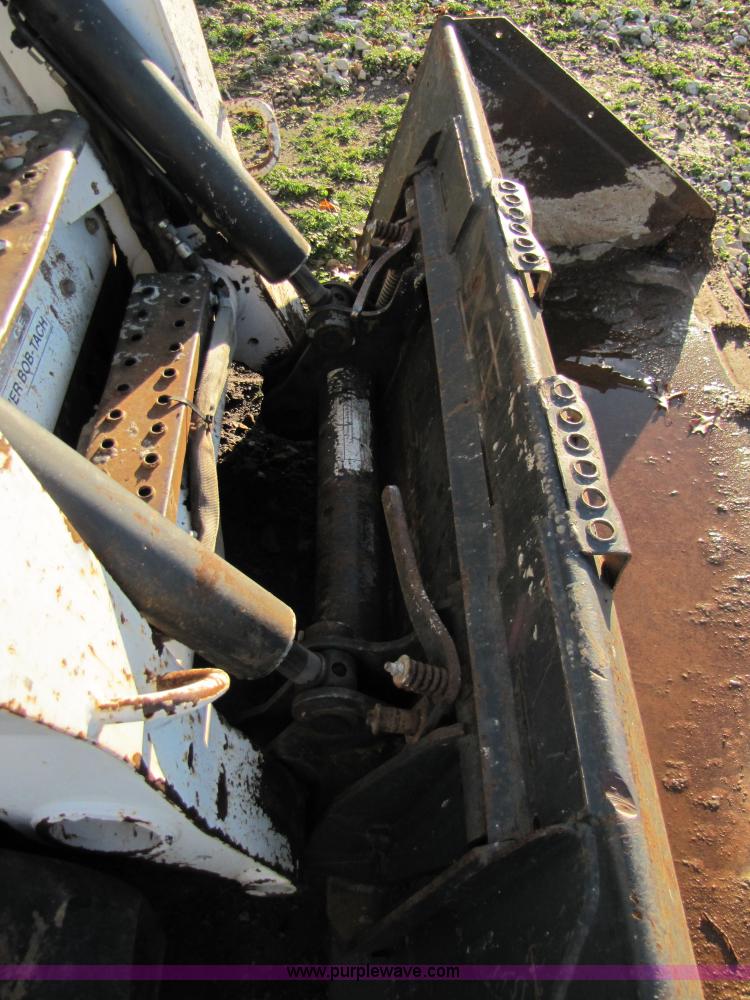 image for item 3537 2003 Bobcat T250 skid steer