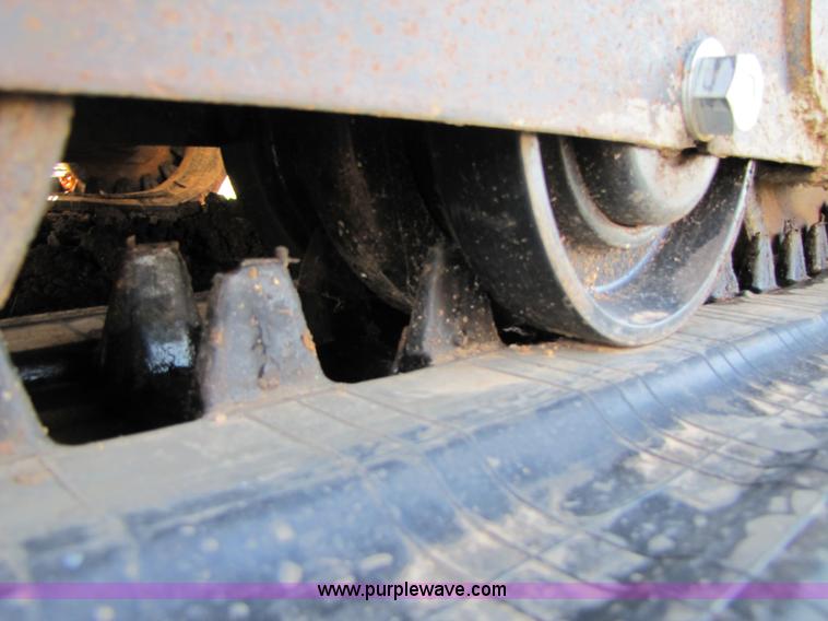 image for item 3537 2003 Bobcat T250 skid steer