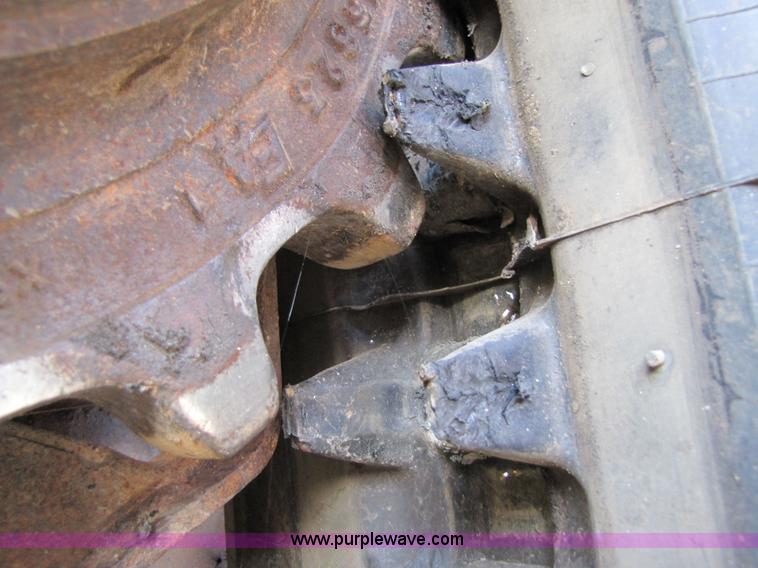 image for item 3537 2003 Bobcat T250 skid steer