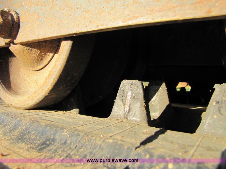 image for item 3537 2003 Bobcat T250 skid steer