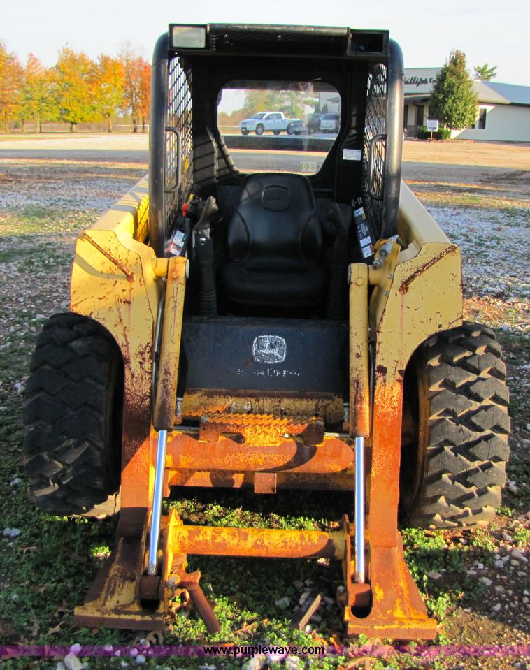 image for item 3538 2005 John Deere 320 skid steer