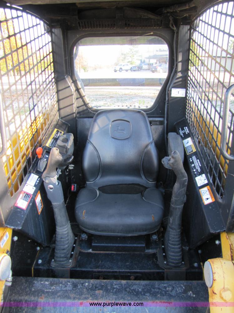 image for item 3538 2005 John Deere 320 skid steer