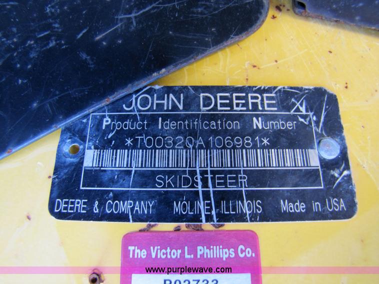 image for item 3538 2005 John Deere 320 skid steer