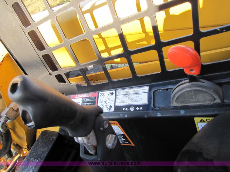 image for item 3538 2005 John Deere 320 skid steer