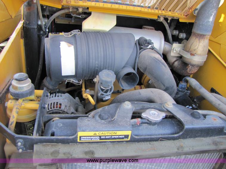 image for item 3538 2005 John Deere 320 skid steer