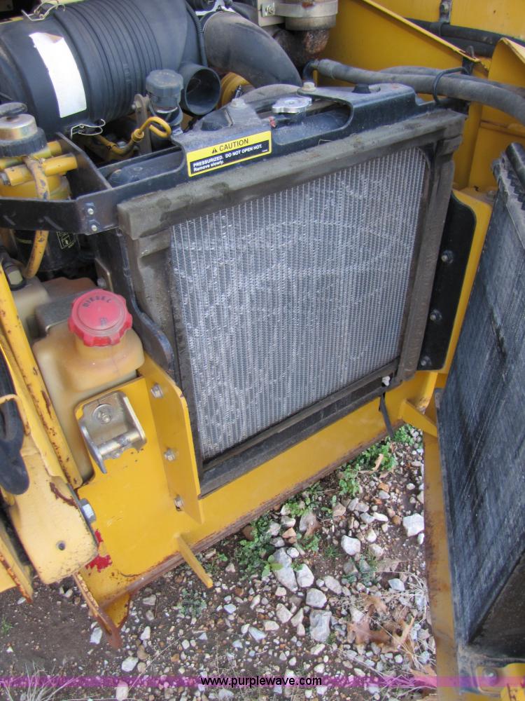 image for item 3538 2005 John Deere 320 skid steer