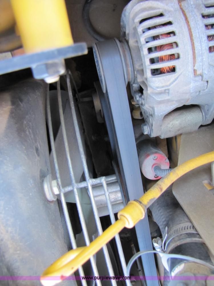 image for item 3538 2005 John Deere 320 skid steer